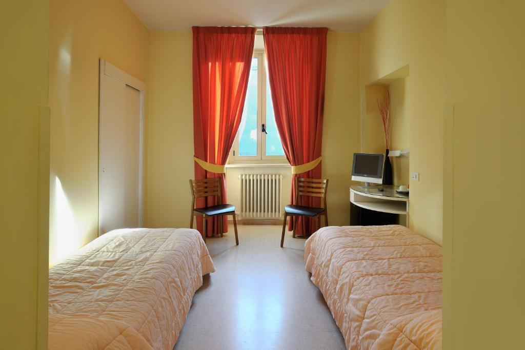 Hotel Eden Перуджа Екстер'єр фото